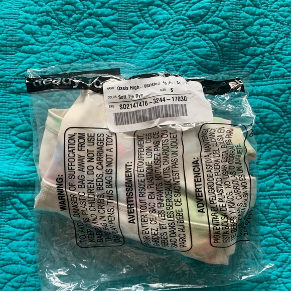 BRAND NEW Fabletics High-Waisted Pocket Short - Picture 4 of 4